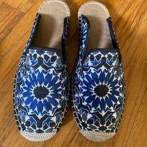 Style & Co woven design slides